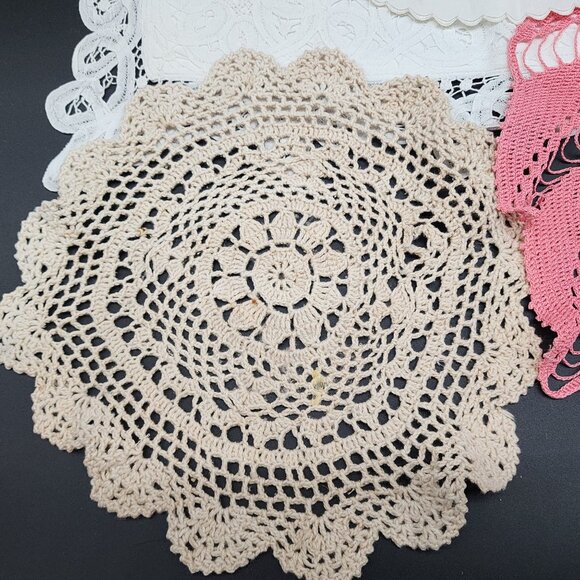 Lot of Battenburg and Crochet Linen Doilies Pillow Cover Bread Warmer VTG - Picture 3 of 12